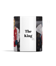 Load image into Gallery viewer, Mug - &#39;The King&#39; - Thierry Henry
