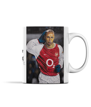 Load image into Gallery viewer, Mug - &#39;The King&#39; - Thierry Henry
